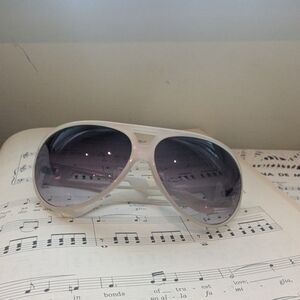 Kenzie Stylish White Aviator Sunglasses
